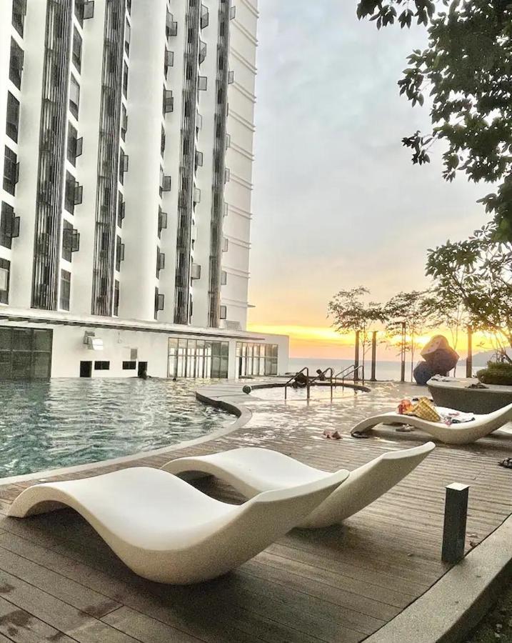 The Shore 12, By Hypnossuites Apartemen