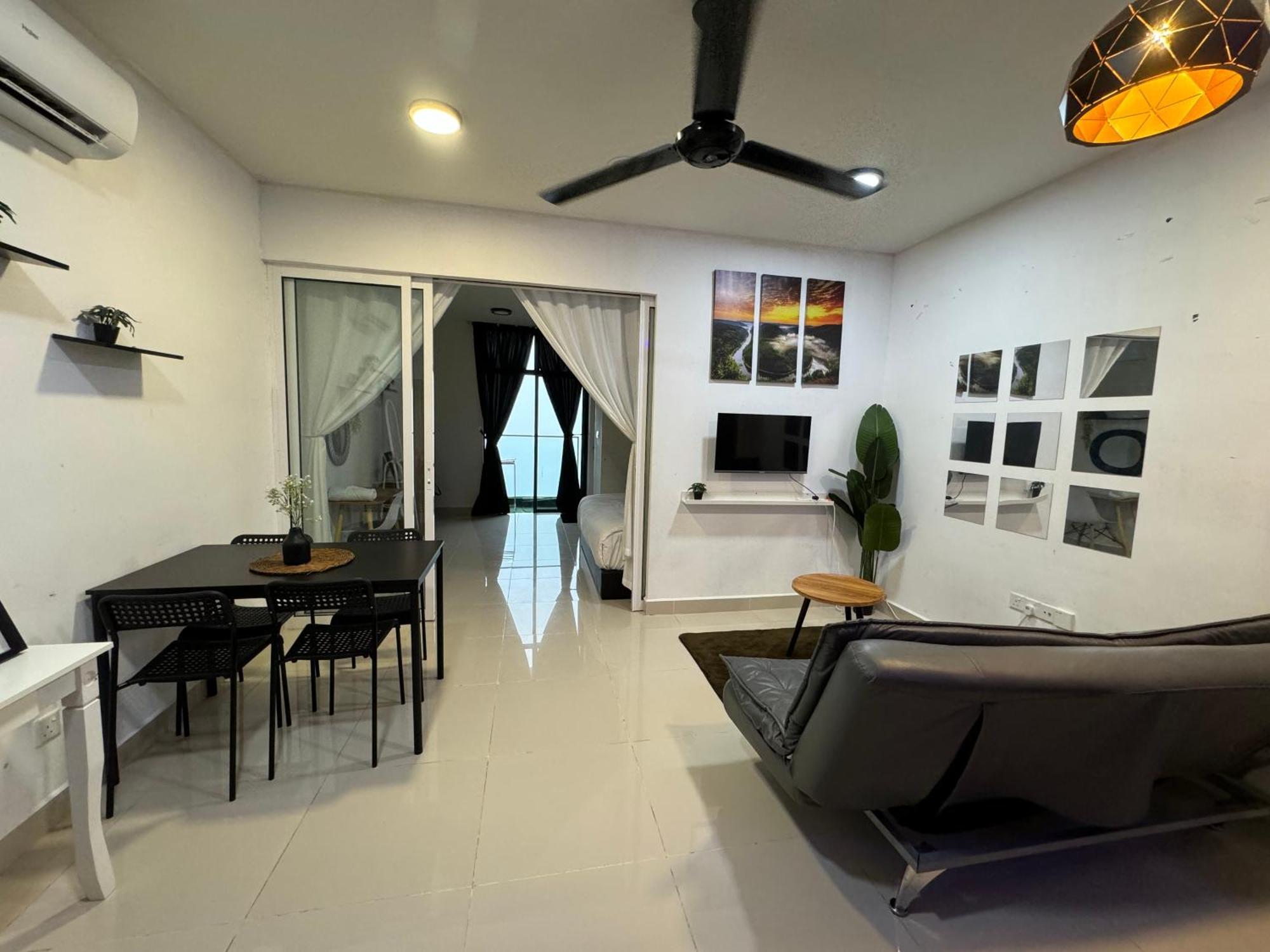 The Shore 12, By Hypnossuites Apartemen