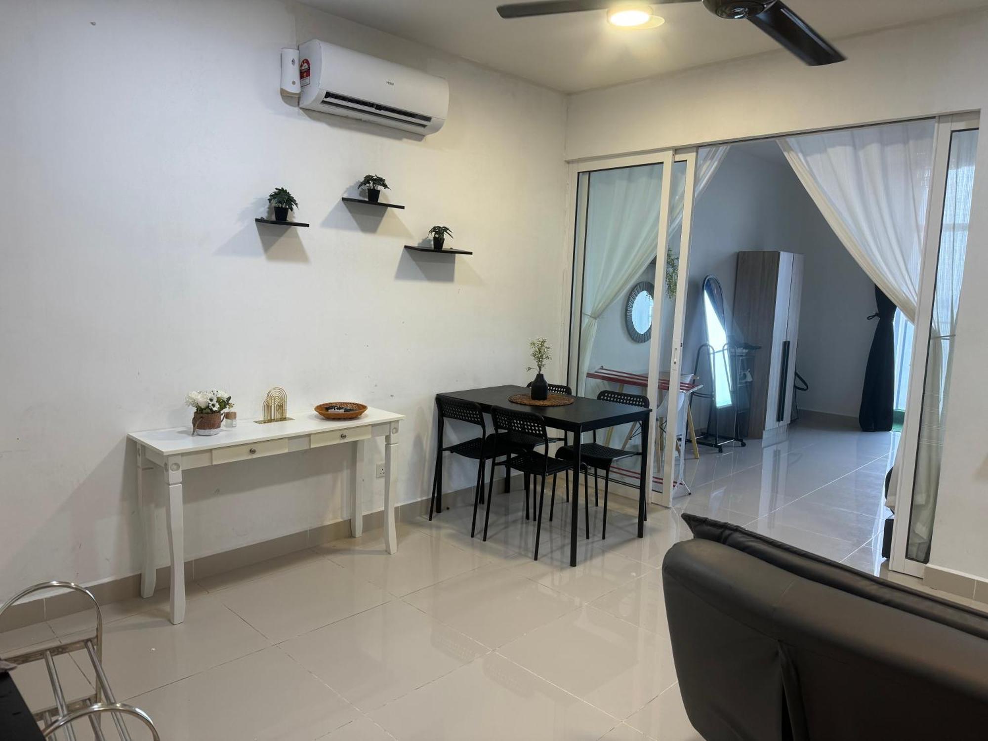 The Shore 12, By Hypnossuites Apartment *